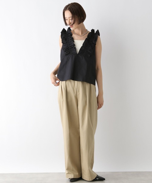 LEPSIM(レプシィム)の「深Vフリルノースリーブブラウス 142950(シャツ/ブラウス・レディース・グレイッシュベージュ/ブラック・FREE)」の15枚目の写真