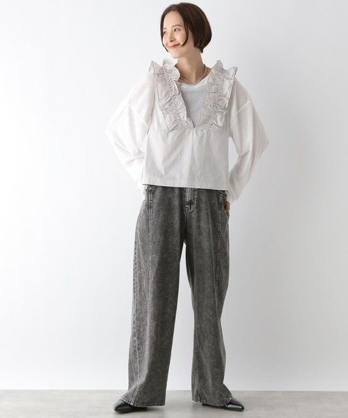 LEPSIM(レプシィム)の「深Vフリルノースリーブブラウス 142950(シャツ/ブラウス・レディース・グレイッシュベージュ/ブラック・FREE)」の3枚目の写真