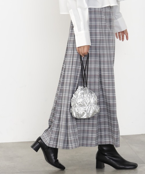 FOUND GOOD（ファウンドグッド）の「リボンキンチャク（ハンドバッグ・レディース・ブラック/グレー系2・FREE）」の4枚目の写真