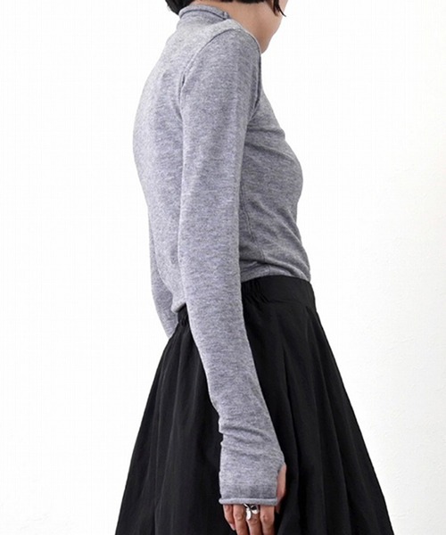 STYLEBLOCK（スタイルブロック）の「フィンガーホールタートルネックニットプルオーバー（ニット/セーター・レディース・オレンジ/ネイビー/グリーン/ブラック/オフホワイト/ターコイズブルー/チャコールグレー・M）」の10枚目の写真