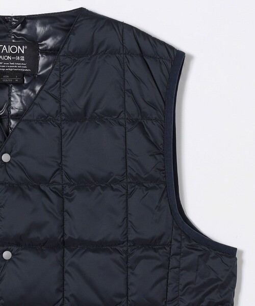 FREAK'S STORE（フリークスストア）の「限定展開 TAION/タイオン ベーシック Vネックボタン インナーダウンベスト / V NECK DOWN VEST / TAION-001（ダウンベスト・メンズ・オリーブ/ブラック/インディゴブルー/チャコールグレー・MEDIUM/SMALL/X-LARGE/LARGE）」の17枚目の写真