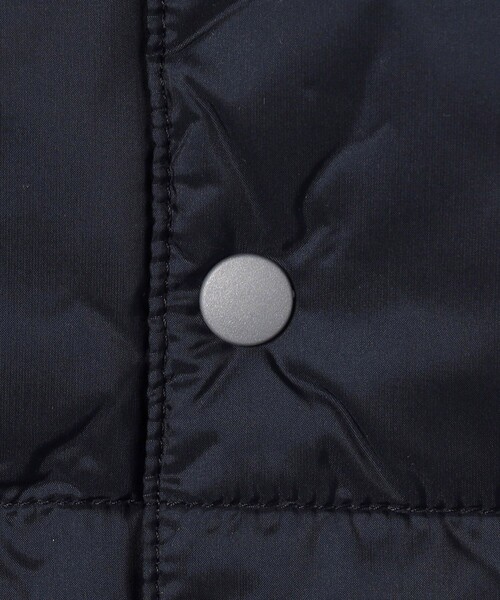 FREAK'S STORE（フリークスストア）の「限定展開 TAION/タイオン ベーシック Vネックボタン インナーダウンベスト / V NECK DOWN VEST / TAION-001（ダウンベスト・メンズ・オリーブ/ブラック/インディゴブルー/チャコールグレー・MEDIUM/SMALL/X-LARGE/LARGE）」の19枚目の写真