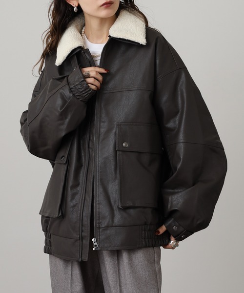 SUGGESTION（サジェッション）の「Fake leather blouson with boa