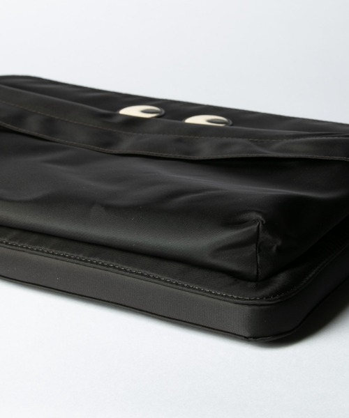 セール】ANYA HINDMARCH Tech Case Eyes in Black ECONYL