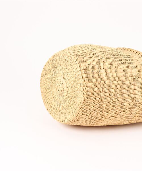 UNBILLION(アンビリオン)の「アフリカンスクエアー AFRICANSQUARE / ボルガ丸底ニケフォルムバスケット S(かごバッグ・レディース・ベージュ・FREE)」の5枚目の写真