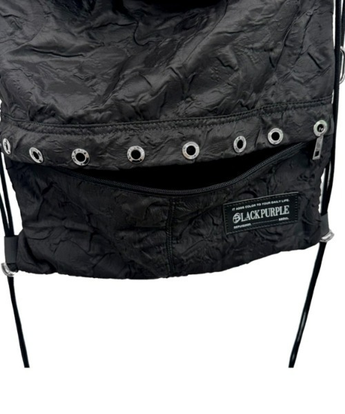 BLACKPURPLE（ブラックパープル）の「韓国ブランド BLACK PURPLE ブラックパープル Lucky string multi bag ショルダーバッグ ナップサック リュックサック 2wayバッグ 大容量 肩掛けバッグ カバン 鞄 黒バッグ 韓国ファッション 韓国ストリート ストリートファッション（バックパック/リュック・メンズ・ブラック・ONE SIZE）」の4枚目の写真