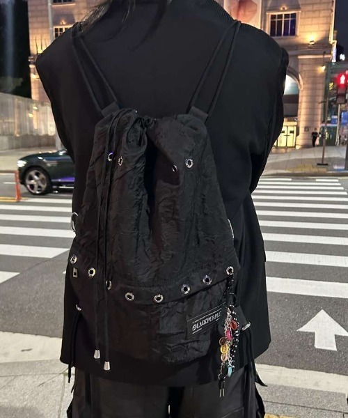 BLACKPURPLE（ブラックパープル）の「韓国ブランド BLACK PURPLE ブラックパープル Lucky string multi bag ショルダーバッグ ナップサック リュックサック 2wayバッグ 大容量 肩掛けバッグ カバン 鞄 黒バッグ 韓国ファッション 韓国ストリート ストリートファッション（バックパック/リュック・メンズ・ブラック・ONE SIZE）」の6枚目の写真