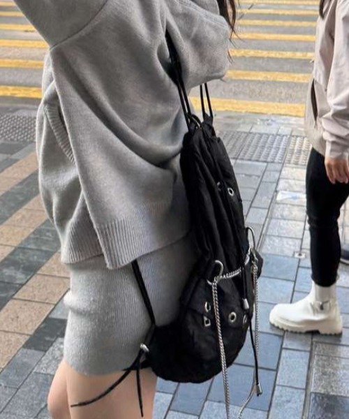 BLACKPURPLE（ブラックパープル）の「韓国ブランド BLACK PURPLE ブラックパープル Lucky string multi bag ショルダーバッグ ナップサック リュックサック 2wayバッグ 大容量 肩掛けバッグ カバン 鞄 黒バッグ 韓国ファッション 韓国ストリート ストリートファッション（バックパック/リュック・メンズ・ブラック・ONE SIZE）」の8枚目の写真