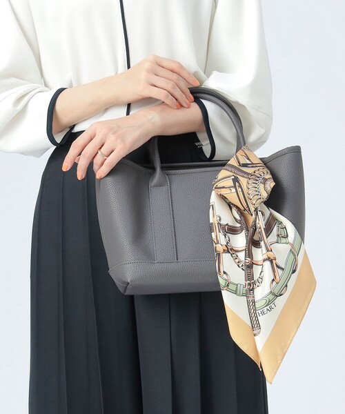 BEAMS HEART（ビームスハート）の「【WEB限定色 / ベストセラー】パーテーション トートバッグ 動画あり（トートバッグ・レディース・シルバー/チャコールグレー/ブラウン系その他/ブラック・ONE SIZE）」の9枚目の写真