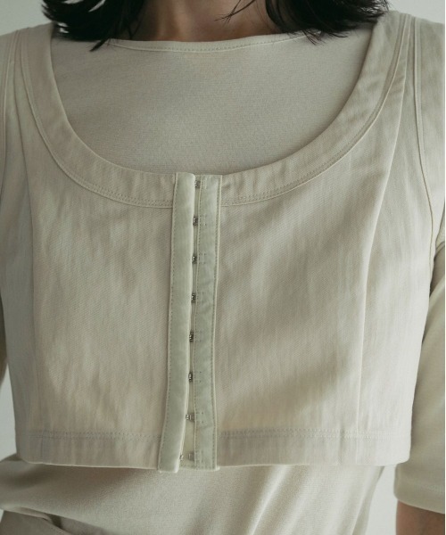 anuke(アンヌーク)の「Twill Hook Bustier(その他トップス・レディース・アイボリー/ブラック・FREE)」の5枚目の写真