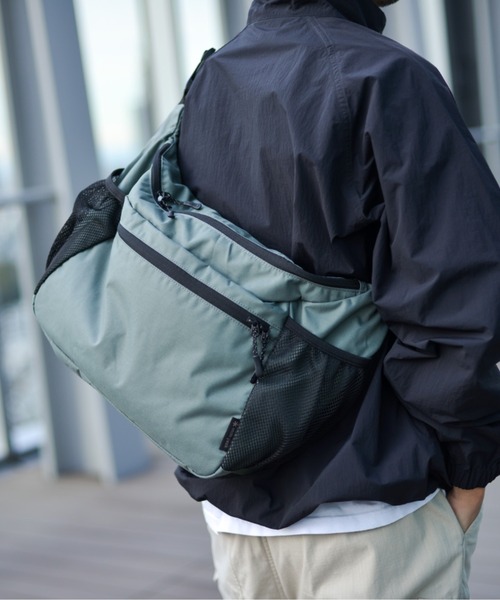 Snow Peak（スノーピーク）の「Everyday Use Middle Shoulder Bag ショルダーバッグ（ショルダーバッグ・メンズ・グレー/オリーブ/ブラック・ONE SIZE）」の12枚目の写真