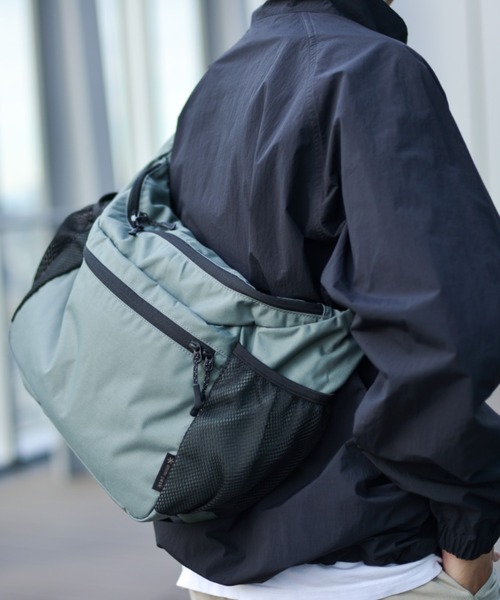 Snow Peak（スノーピーク）の「Everyday Use Middle Shoulder Bag ショルダーバッグ（ショルダーバッグ・メンズ・グレー/オリーブ/ブラック・ONE SIZE）」の14枚目の写真