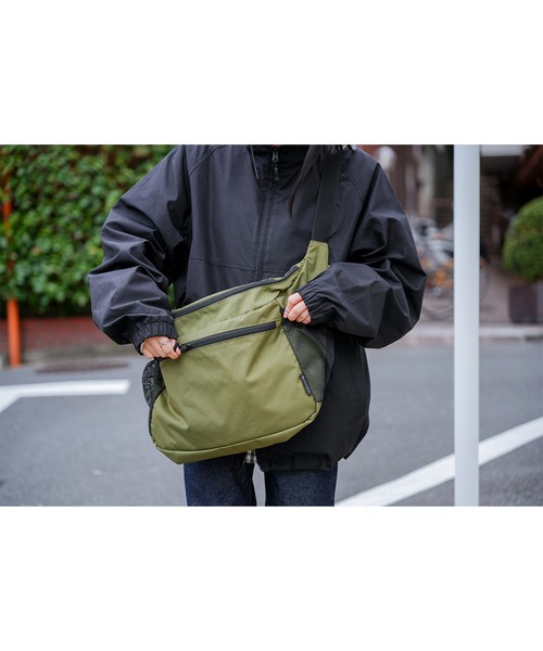Snow Peak（スノーピーク）の「Everyday Use Middle Shoulder Bag ショルダーバッグ（ショルダーバッグ・メンズ・グレー/オリーブ/ブラック・ONE SIZE）」の18枚目の写真
