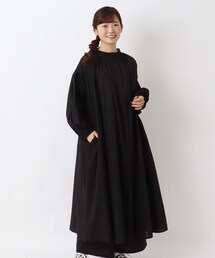 襟フリルギャザーワンピース