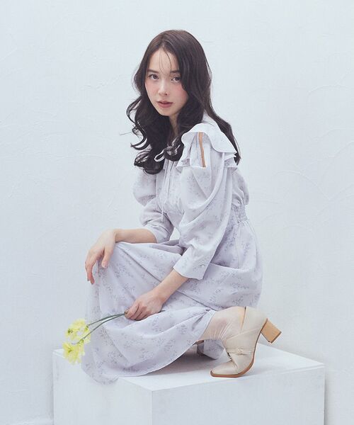 earth music&ecology（アースミュージックアンドエコロジー）の「ラッフルショルダーフラワーワンピース（ワンピース・レディース・ブラック/サックスブルー/アイボリー・FREE）」の20枚目の写真