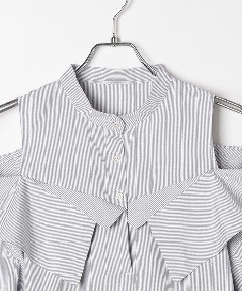 Heather(ヘザー)の「ショルダーカットチュニックブラウス 324853(シャツ/ブラウス・レディース・グレー系その他/オフホワイト/チャコールグレー・FREE)」の4枚目の写真