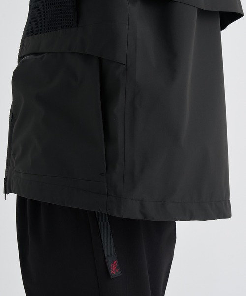 WHITE MOUNTAINEERING(ホワイトマウンテニアリング)の「【White Mountaineering / ホワイトマウンテニアリング】GORE-TEX LUGGAGE JACKET(マウンテンパーカー・メンズ・ブラック・0/1/2)」の14枚目の写真