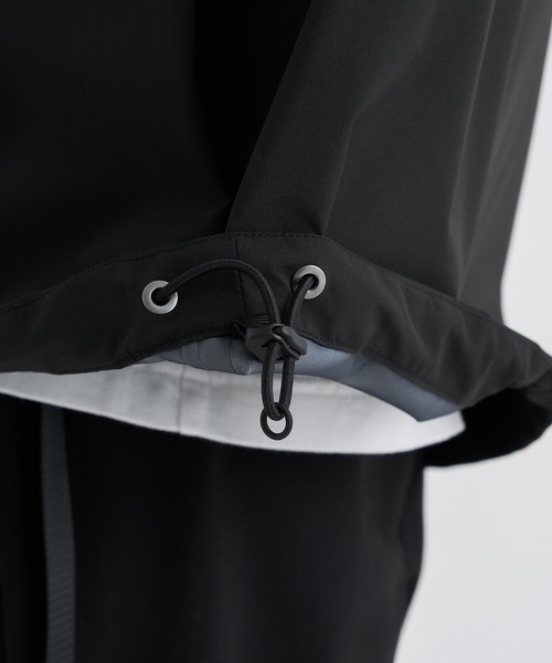 WHITE MOUNTAINEERING(ホワイトマウンテニアリング)の「【White Mountaineering / ホワイトマウンテニアリング】GORE-TEX LUGGAGE JACKET(マウンテンパーカー・メンズ・ブラック・0/1/2)」の15枚目の写真