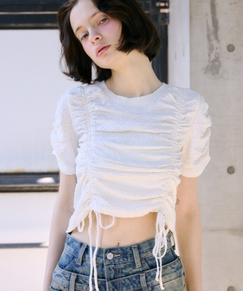 SLY(スライ)の「SHIRRING CUT TOPS シャーリング カット トップス 夏服 半袖(Tシャツ/カットソー・レディース・オフホワイト/ブラック/ライトブルー・FREE)」の12枚目の写真
