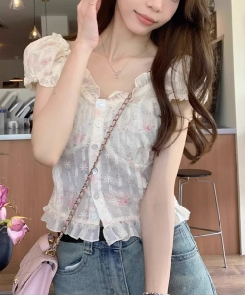 gossip!ロサンゼルス(ゴシップロサンゼルス)の「Y2K風 【夏新作】レトロ 小花柄レース パフスリーブ トップス(Tシャツ/カットソー・レディース・オフホワイト・FREE)」の9枚目の写真
