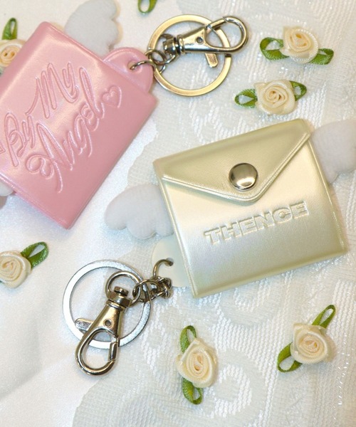 THENCE（デンス）の「THENCE／ミニアルバムキーホルダー（ステーショナリー・レディース・ピンク/クリーム・0）」の2枚目の写真