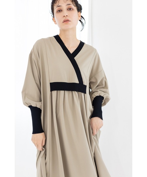 OSMOSIS（オズモーシス）の「切替ギャザーワンピース（ワンピース・レディース・その他/ベージュ/ブラック・ONE SIZE）」の9枚目の写真