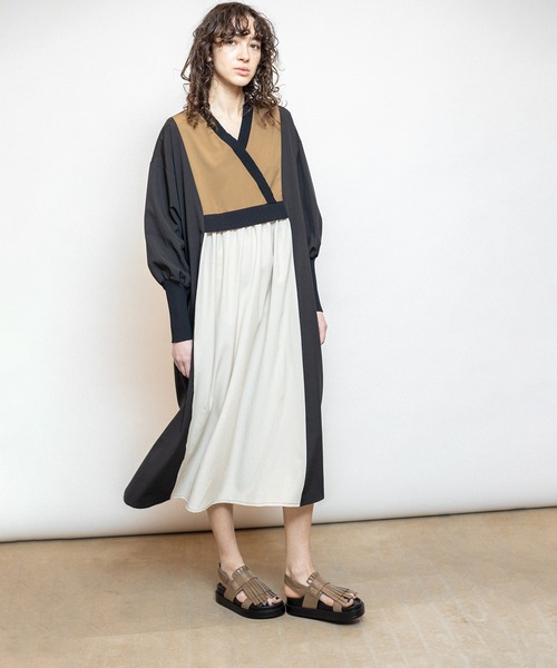 OSMOSIS（オズモーシス）の「切替ギャザーワンピース（ワンピース・レディース・その他/ベージュ/ブラック・ONE SIZE）」の11枚目の写真