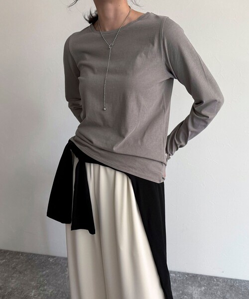 fredy emue(フレディエミュ)の「ハイツイストコットンコンパクトロンTシャツ(Tシャツ/カットソー・レディース・ホワイト系その他/イエロー/ブラック/グレイッシュベージュ/オフホワイト・38)」の4枚目の写真