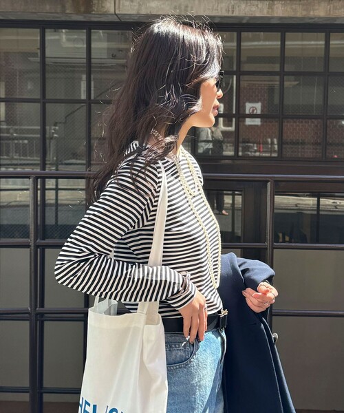 fredy emue(フレディエミュ)の「ハイツイストコットンコンパクトロンTシャツ(Tシャツ/カットソー・レディース・ホワイト系その他/イエロー/ブラック/グレイッシュベージュ/オフホワイト・38)」の18枚目の写真