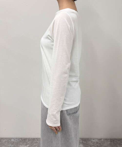 fredy emue(フレディエミュ)の「ハイツイストコットンコンパクトロンTシャツ(Tシャツ/カットソー・レディース・ホワイト系その他/イエロー/ブラック/グレイッシュベージュ/オフホワイト・38)」の11枚目の写真