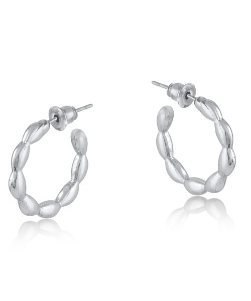 big metal london(ビッグメタルロンドン)の「【金属アレルギー対応】フープピアス LAYLA DOTTED HOOP(ピアス(両耳用)・レディース・ゴールド/シルバー・FREE)」の3枚目の写真