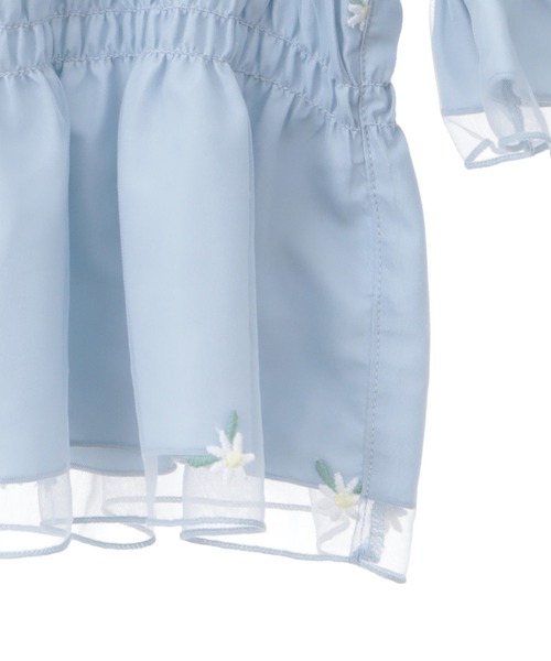 earth music&ecology（アースミュージックアンドエコロジー）の「フラワー刺繍シャーリングプルオーバー（シャツ/ブラウス・レディース・アイボリー/サックスブルー/ライトグレー・FREE）」の12枚目の写真