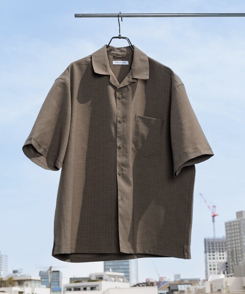 FREAK'S STORE（フリークスストア）の「FREAK’S STORE/フリークスストア Reflax 機能性素材 リラックスフィット ストライプ オープンカラーシャツ ショートスリーブ/吸水速乾/イージーケア/UVカット/接触冷感/エコ素材/ストレ（シャツ/ブラウス・メンズ・オフホワイト/オリーブ・SMALL/MEDIUM/LARGE）」の16枚目の写真