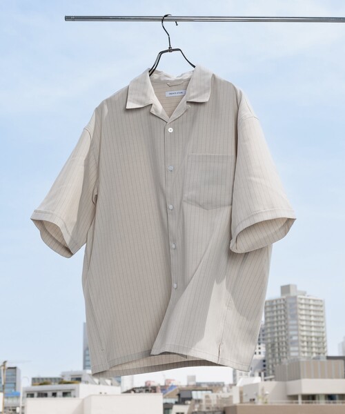 FREAK'S STORE（フリークスストア）の「FREAK’S STORE/フリークスストア Reflax 機能性素材 リラックスフィット ストライプ オープンカラーシャツ ショートスリーブ/吸水速乾/イージーケア/UVカット/接触冷感/エコ素材/ストレ（シャツ/ブラウス・メンズ・オフホワイト/オリーブ・SMALL/MEDIUM/LARGE）」の18枚目の写真