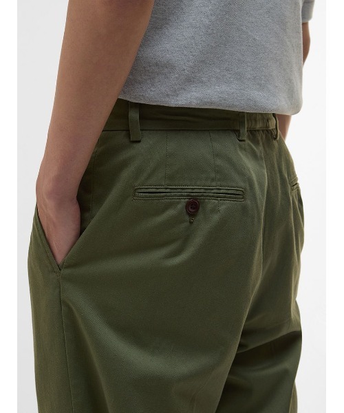 Ted チノパンツ（リラックスフィット）（チノパンツ）｜Barbour