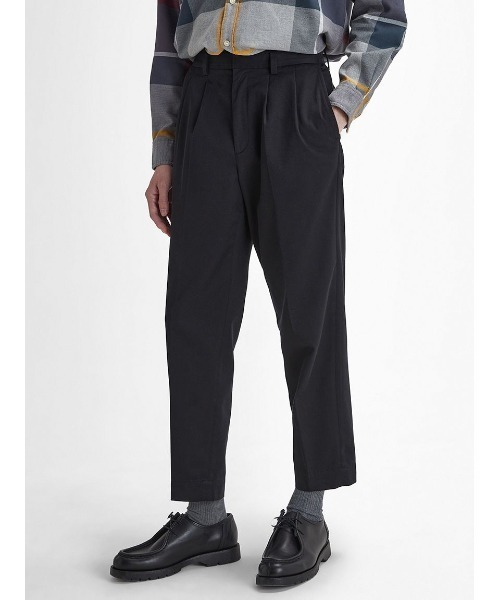 Barbour（バブアー）の「Ted チノパンツ（リラックスフィット）（チノパンツ・メンズ・ブラック/ライトベージュ/オリーブ・30/32/28）」の17枚目の写真