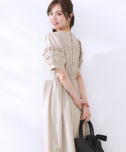 couture brooch（クチュールブローチ）の「エシカルコットン タック＆フリルワンピース（ワンピース・レディース・ネイビー/ベージュ/オリーブ・36/38/42/40）」の12枚目の写真