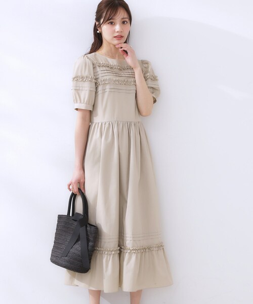 couture brooch（クチュールブローチ）の「エシカルコットン タック＆フリルワンピース（ワンピース・レディース・ネイビー/ベージュ/オリーブ・36/38/42/40）」の13枚目の写真