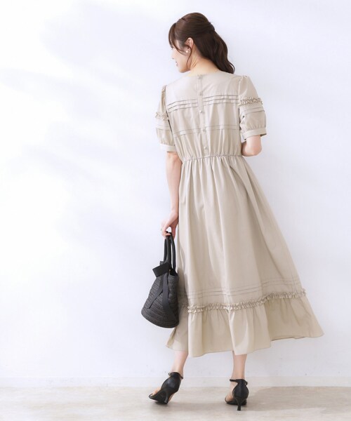 couture brooch（クチュールブローチ）の「エシカルコットン タック＆フリルワンピース（ワンピース・レディース・ネイビー/ベージュ/オリーブ・36/38/42/40）」の16枚目の写真