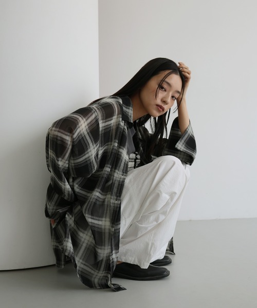 hellam(へラム)の「シアーアソートシャツ(シャツ/ブラウス・レディース・ブラック/オフホワイト/ブルー/ブラウン/イエロー/ネイビー/ブラック系1/ブラウン系1・FREE)」の3枚目の写真