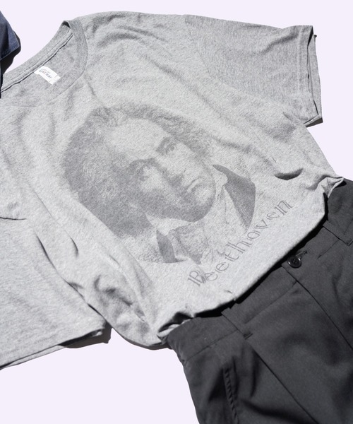JERZEES(ジャージーズ)の「JERZEES / ジャージーズ BEETHOVEN TEE ベートーヴェン グラフィック Tシャツ(Tシャツ/カットソー・メンズ・ヘザーグレー/ホワイト/ライトグレー・LARGE/X-LARGE/MEDIUM/SMALL)」の3枚目の写真