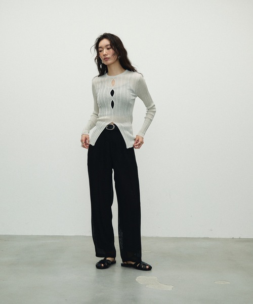 Lutim by u(ルチバイユー)の「Sherbet Touch Front Hole Random Rib Knit / シャーベットタッチフロントホールランダムリブニット(ニット/セーター・レディース・ホワイト/ブラック/グレイッシュベージュ・FREE)」の13枚目の写真