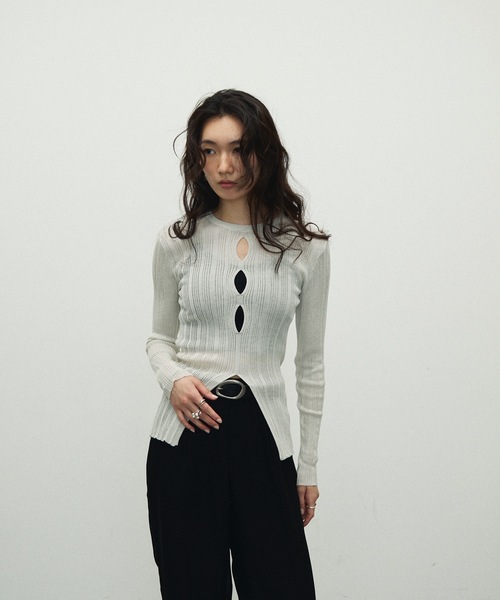 Lutim by u(ルチバイユー)の「Sherbet Touch Front Hole Random Rib Knit / シャーベットタッチフロントホールランダムリブニット(ニット/セーター・レディース・ホワイト/ブラック/グレイッシュベージュ・FREE)」の19枚目の写真