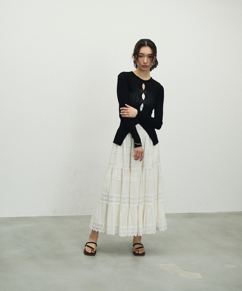 Lutim by u(ルチバイユー)の「Sherbet Touch Front Hole Random Rib Knit / シャーベットタッチフロントホールランダムリブニット(ニット/セーター・レディース・ホワイト/ブラック/グレイッシュベージュ・FREE)」の5枚目の写真