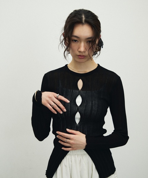 Lutim by u(ルチバイユー)の「Sherbet Touch Front Hole Random Rib Knit / シャーベットタッチフロントホールランダムリブニット(ニット/セーター・レディース・ホワイト/ブラック/グレイッシュベージュ・FREE)」の9枚目の写真