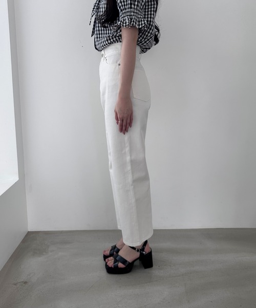 MISCH MASCH（ミッシュマッシュ）の「ハイウエストワイドデニム（デニムパンツ・レディース・ホワイト/インディゴブルー・マルチサイズ）」の9枚目の写真