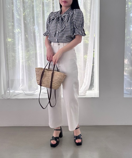 MISCH MASCH（ミッシュマッシュ）の「ハイウエストワイドデニム（デニムパンツ・レディース・ホワイト/インディゴブルー・マルチサイズ）」の5枚目の写真