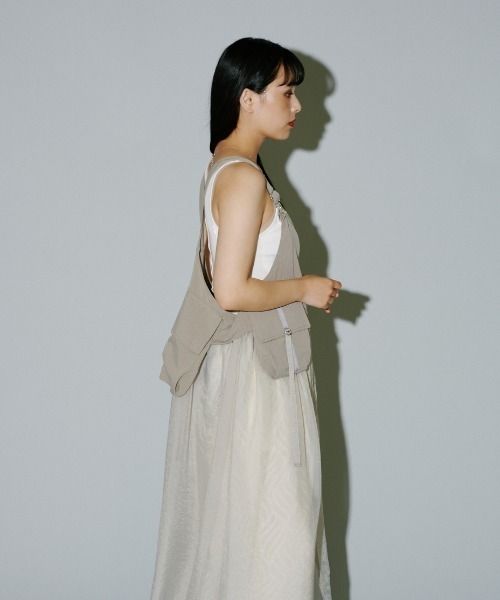 terrace(テラス)の「タクティカルベストオーガンザワンピース(サロペット/オーバーオール・レディース・グレイッシュベージュ/カーキ/ブラック・MEDIUM)」の13枚目の写真