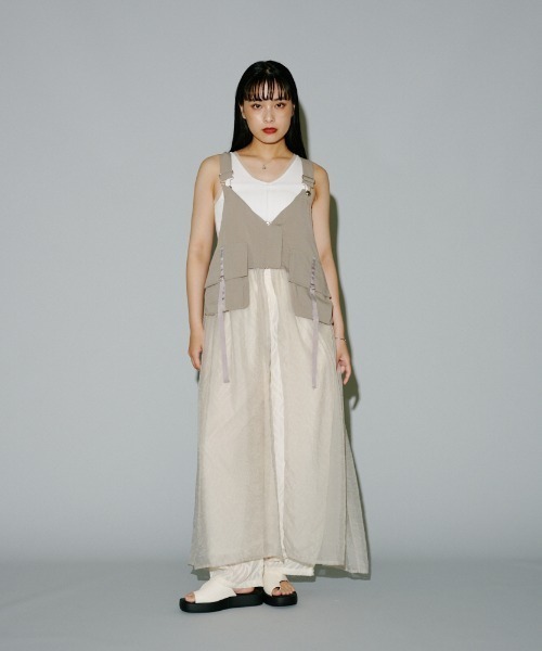 terrace(テラス)の「タクティカルベストオーガンザワンピース(サロペット/オーバーオール・レディース・グレイッシュベージュ/カーキ/ブラック・MEDIUM)」の17枚目の写真
