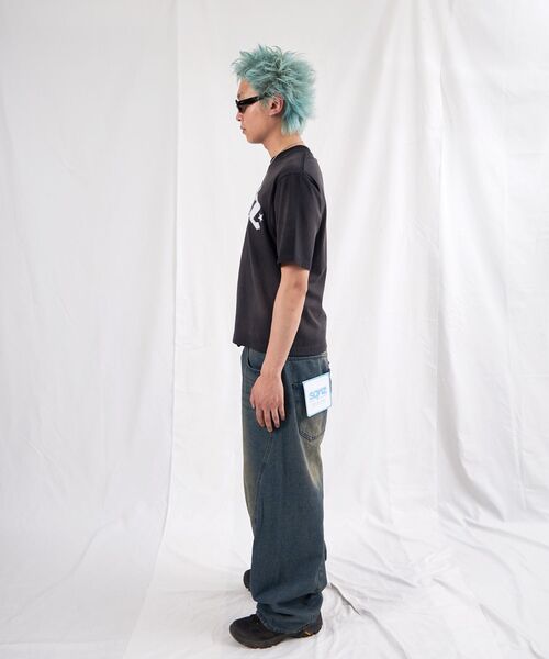 SEQUENZ（シークエンズ）の「【sqnz（エスキュンズ）】sqnz applique washed tee / Tシャツ 半袖 クルーネック 加工 フリンジ（Tシャツ/カットソー・メンズ・ライトグレー/ブラック/ライトブルー・SMALL/LARGE/MEDIUM）」の16枚目の写真